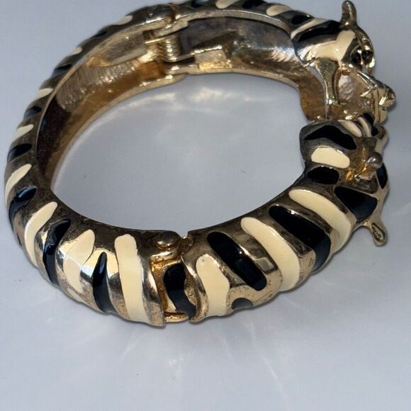 Vtg Natasha hinged cuff bracelet striped tiger/cheetah/dragon - Picture 6 of 8